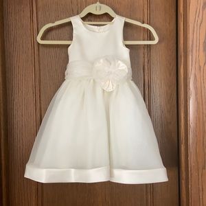 Iaobella & Chloe flower girl dress